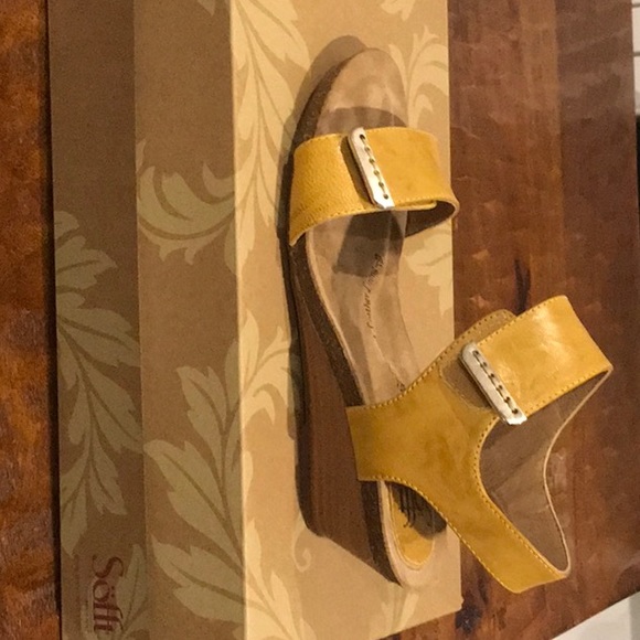 Shoes - Picture 4 of 8